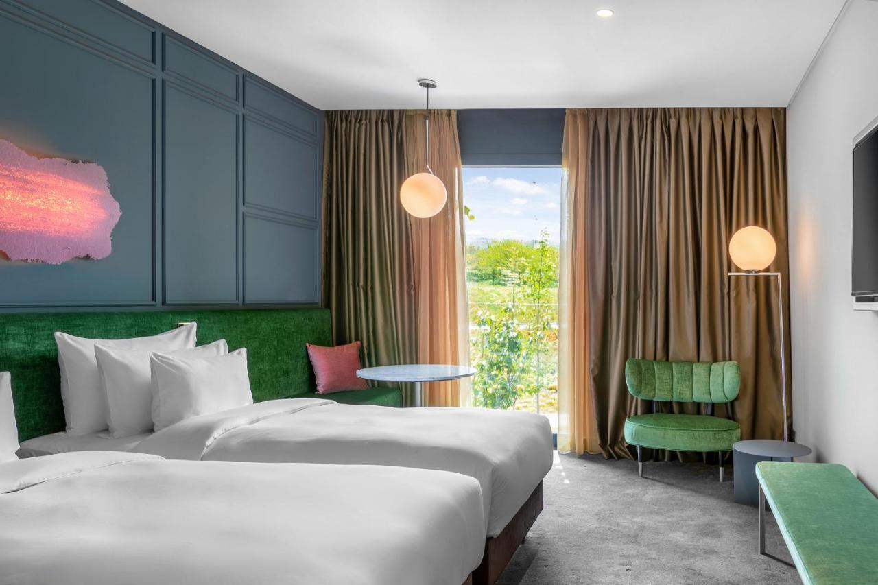 Tsinandali Estate, A Radisson Collection Hotel المظهر الخارجي الصورة A room at the hotel